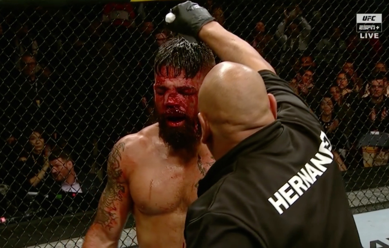 Illustration for article titled Mike Perry's Nose Was Thoroughly Fucked Up By A Knee